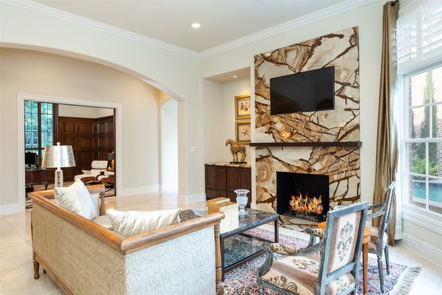 6914 Oak Manor Drive, Dallas, TX 75230