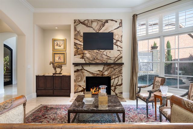 6914 Oak Manor Drive, Dallas, TX 75230