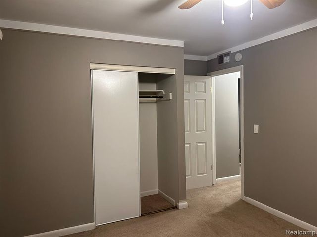 4471 Croissant Street, Dearborn Heights, MI 48125