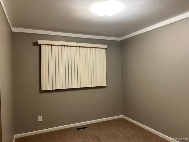 4471 Croissant Street, Dearborn Heights, MI 48125