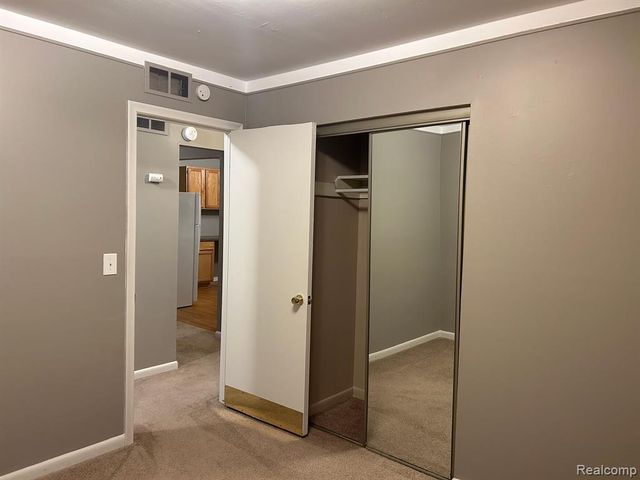 4471 Croissant Street, Dearborn Heights, MI 48125