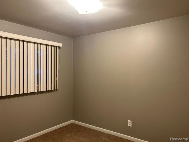 4471 Croissant Street, Dearborn Heights, MI 48125