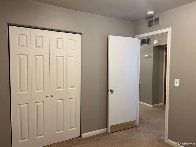 4471 Croissant Street, Dearborn Heights, MI 48125