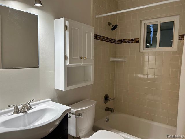 4471 Croissant Street, Dearborn Heights, MI 48125