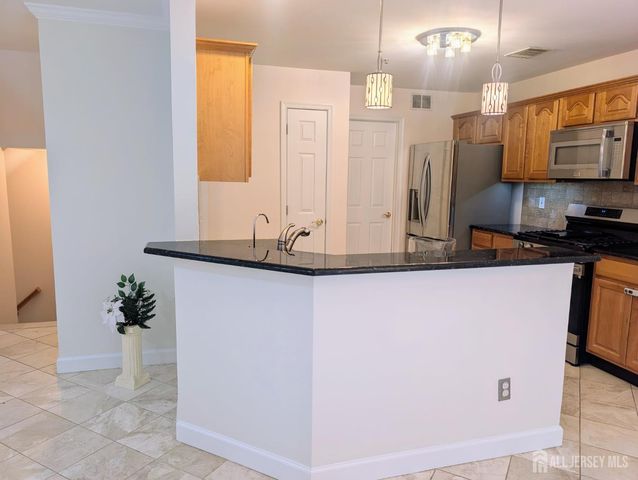 3038 King Court, Green Brook, NJ 08812