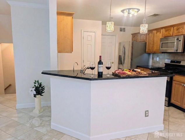 3038 King Court, Green Brook, NJ 08812