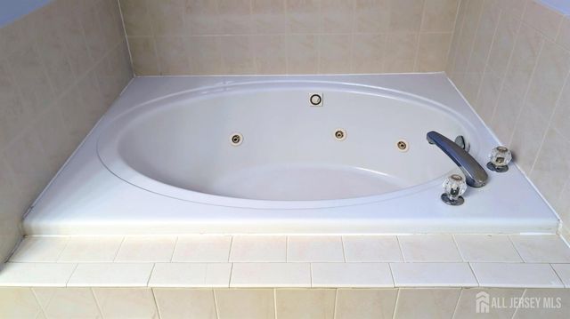 3038 King Court, Green Brook, NJ 08812