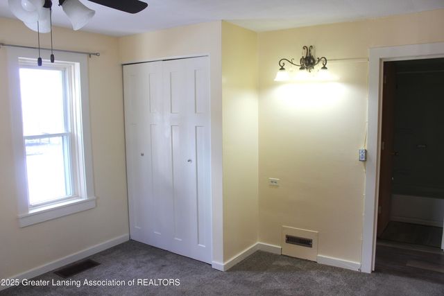 809 Warren Avenue, Charlotte, MI 48813