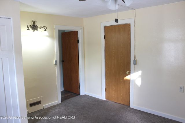 809 Warren Avenue, Charlotte, MI 48813