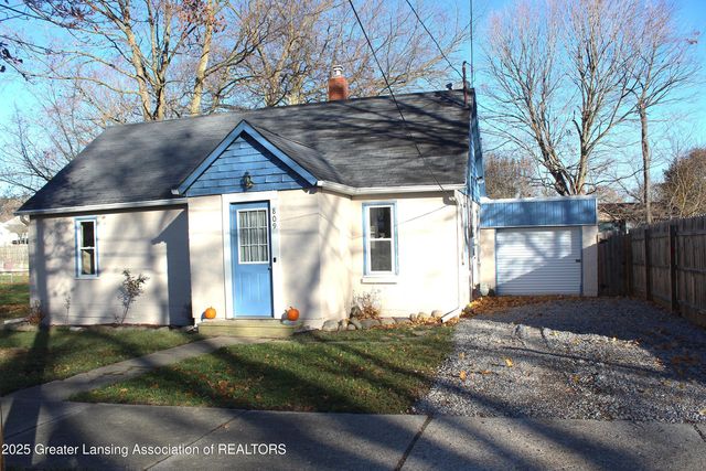 809 Warren Avenue, Charlotte, MI 48813