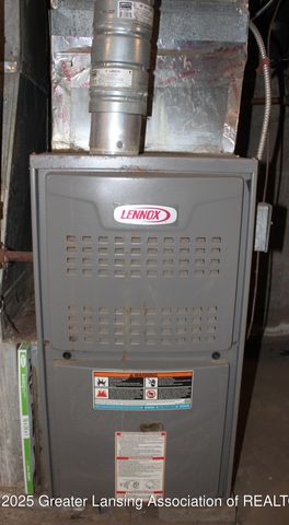 809 Warren Avenue, Charlotte, MI 48813