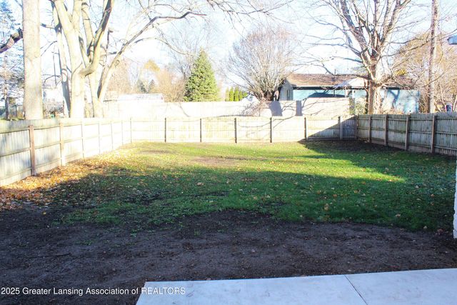 809 Warren Avenue, Charlotte, MI 48813