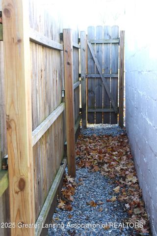 809 Warren Avenue, Charlotte, MI 48813