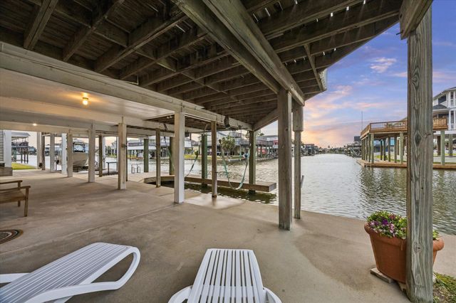 4105 Nueces Drive, Galveston, TX 77554