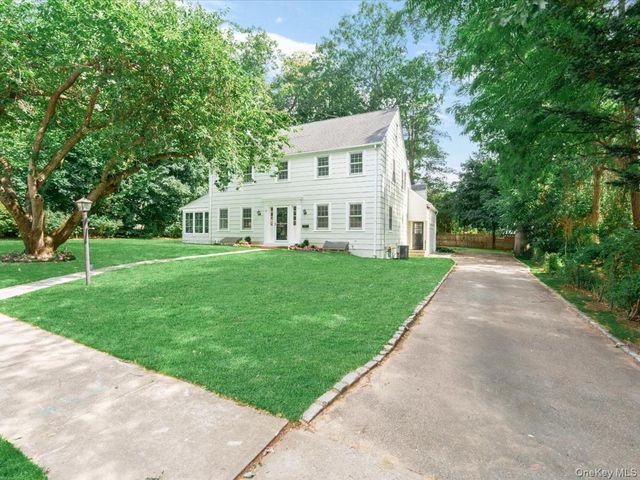 178 Overlook Avenue, Great Neck, NY 11021