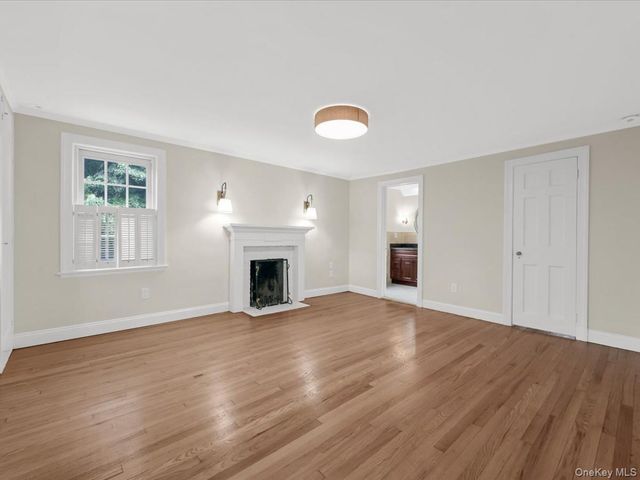 178 Overlook Avenue, Great Neck, NY 11021