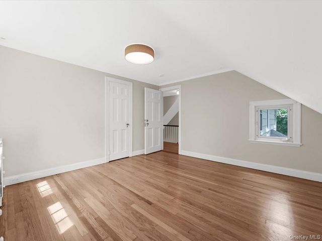 178 Overlook Avenue, Great Neck, NY 11021