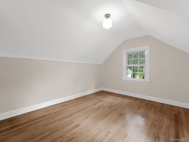178 Overlook Avenue, Great Neck, NY 11021