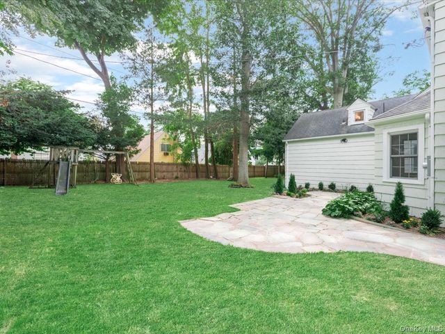 178 Overlook Avenue, Great Neck, NY 11021