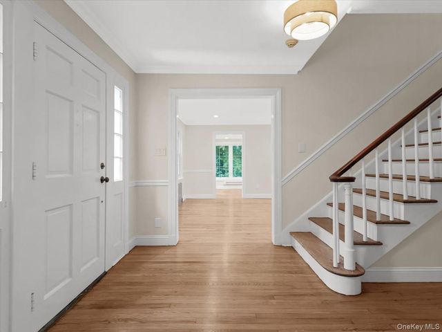 178 Overlook Avenue, Great Neck, NY 11021