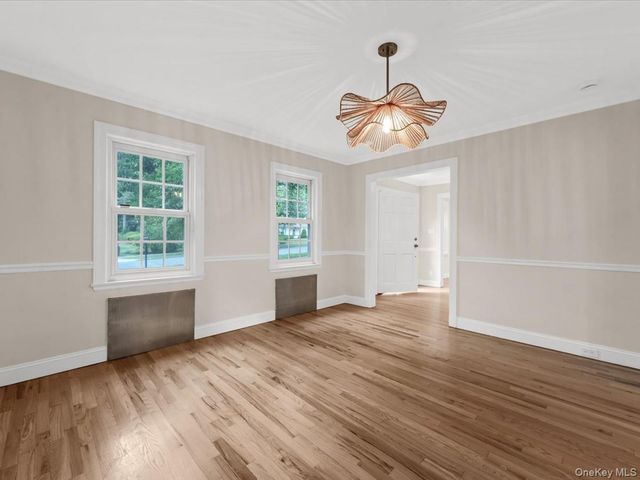 178 Overlook Avenue, Great Neck, NY 11021