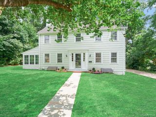178 Overlook Avenue, Great Neck, NY 11021