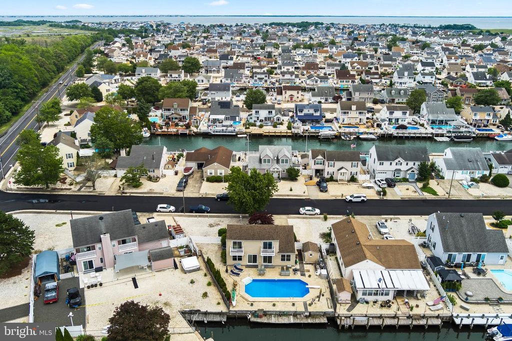 54 STORM JIB CT, Bayville, NJ 08721