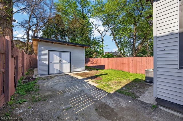 2212 Selzer Avenue, Cleveland, OH 44109