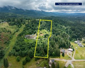 4135 Kamphouse Drive, Sumas, WA 98295