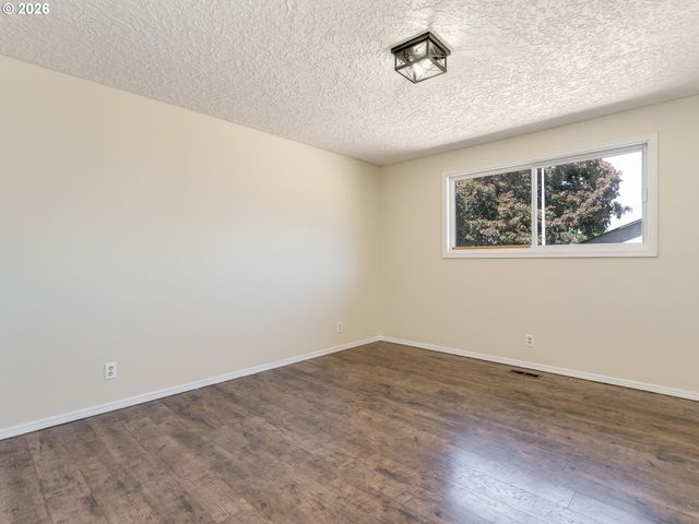2609 Nw 109TH St, Vancouver, WA 98685