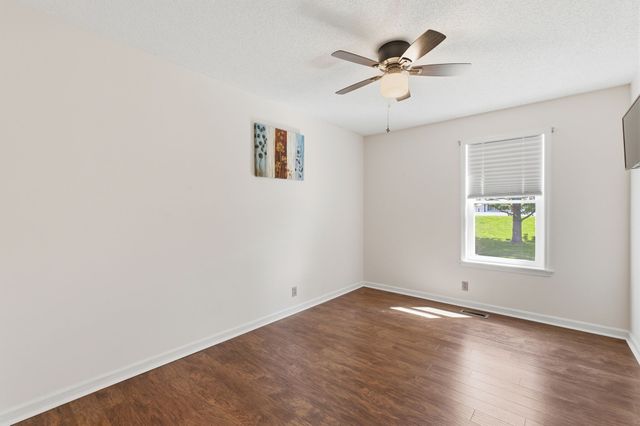 835 S Broadway St, Portland, TN 37148