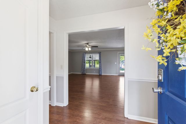 835 S Broadway St, Portland, TN 37148