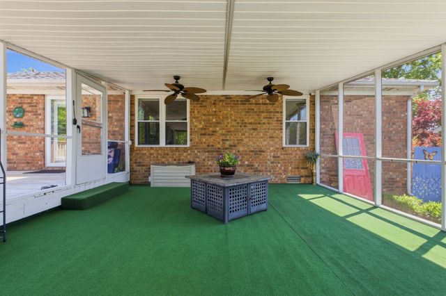 835 S Broadway St, Portland, TN 37148