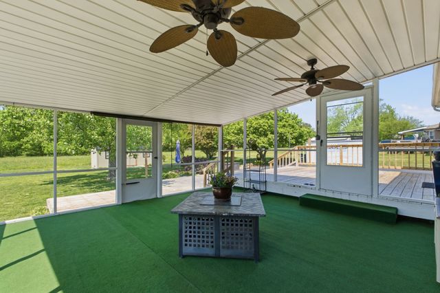 835 S Broadway St, Portland, TN 37148