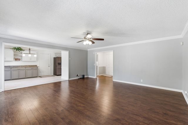 835 S Broadway St, Portland, TN 37148