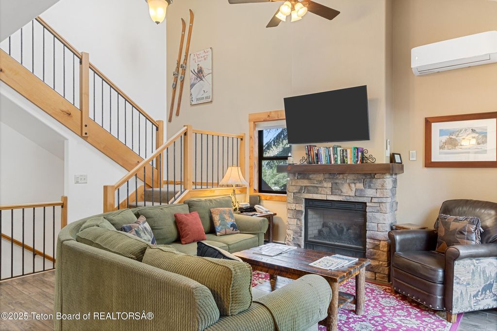 371 SNOW KING Loop, Jackson, WY 83001