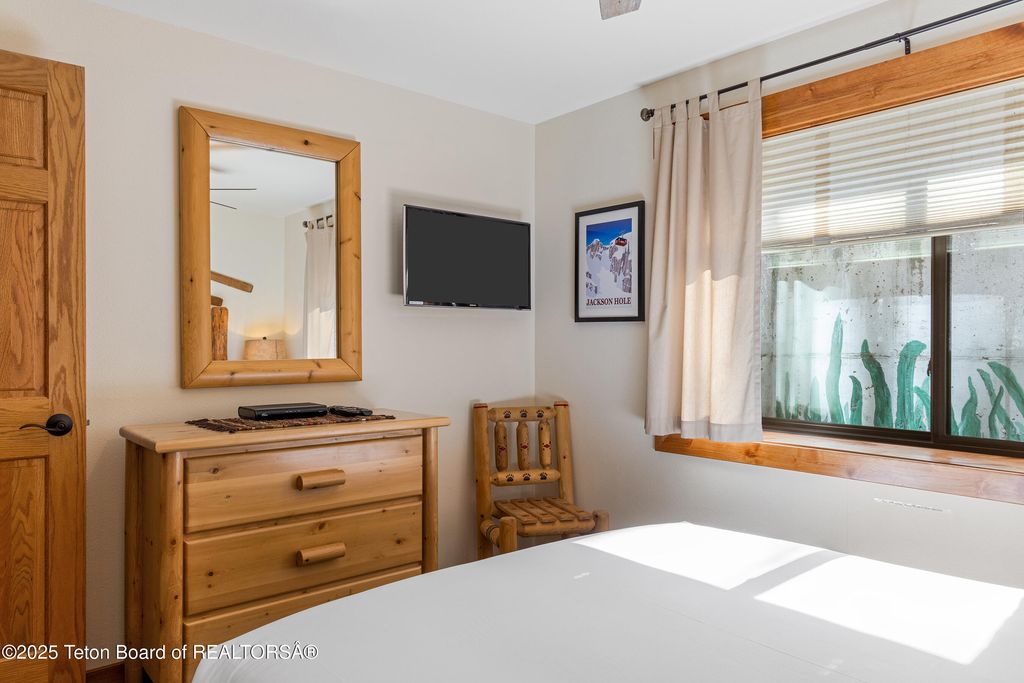 371 SNOW KING Loop, Jackson, WY 83001 photo 18