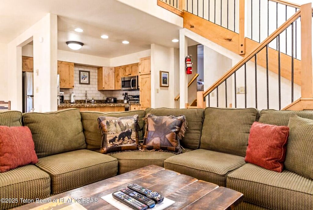 371 SNOW KING Loop, Jackson, WY 83001 photo 6