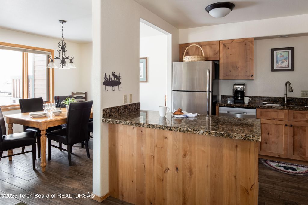 371 SNOW KING Loop, Jackson, WY 83001 photo 8