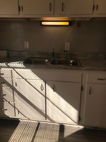 660 S Jefferson Avenue, Springfield, MO 65806