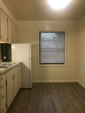 660 S Jefferson Avenue, Springfield, MO 65806