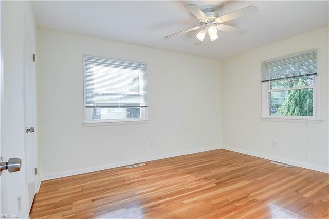 820 Ray PL, Virginia Beach, VA 23454