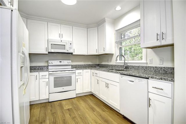 820 Ray PL, Virginia Beach, VA 23454