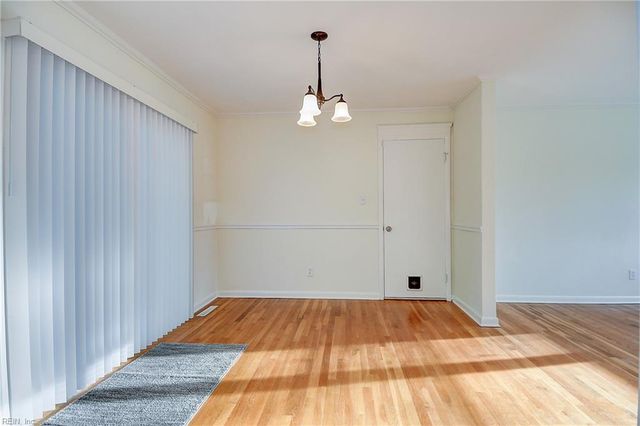820 Ray PL, Virginia Beach, VA 23454