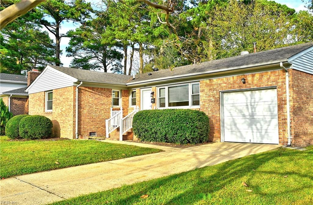 820 Ray PL, Virginia Beach, VA 23454