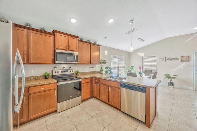 14453 SCOTTBURGH GLEN DR, Wimauma, FL 33598