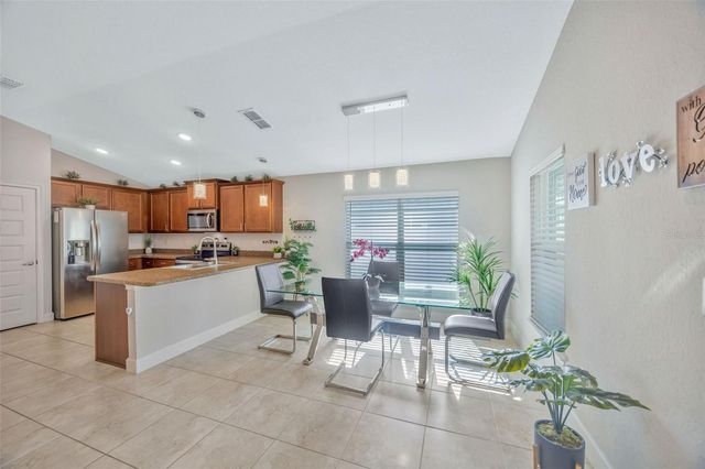 14453 SCOTTBURGH GLEN DR, Wimauma, FL 33598