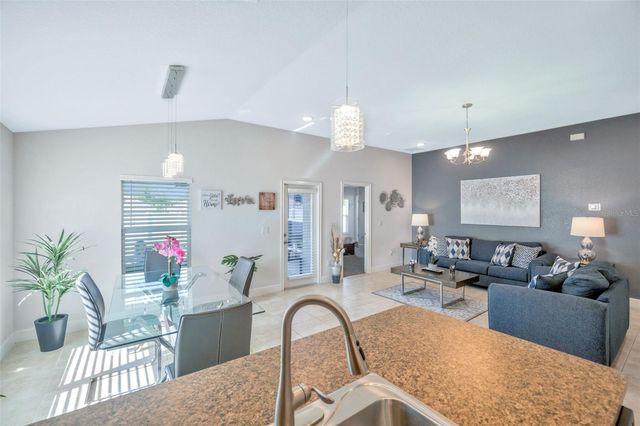 14453 SCOTTBURGH GLEN DR, Wimauma, FL 33598