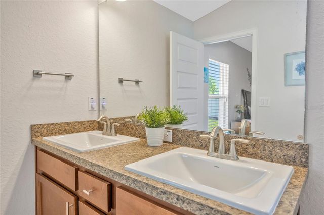 14453 SCOTTBURGH GLEN DR, Wimauma, FL 33598