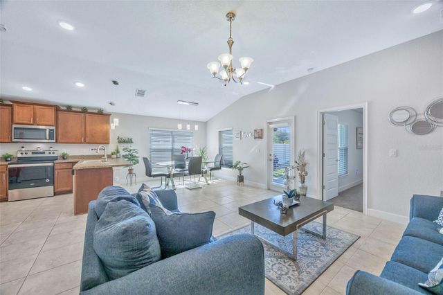 14453 SCOTTBURGH GLEN DR, Wimauma, FL 33598